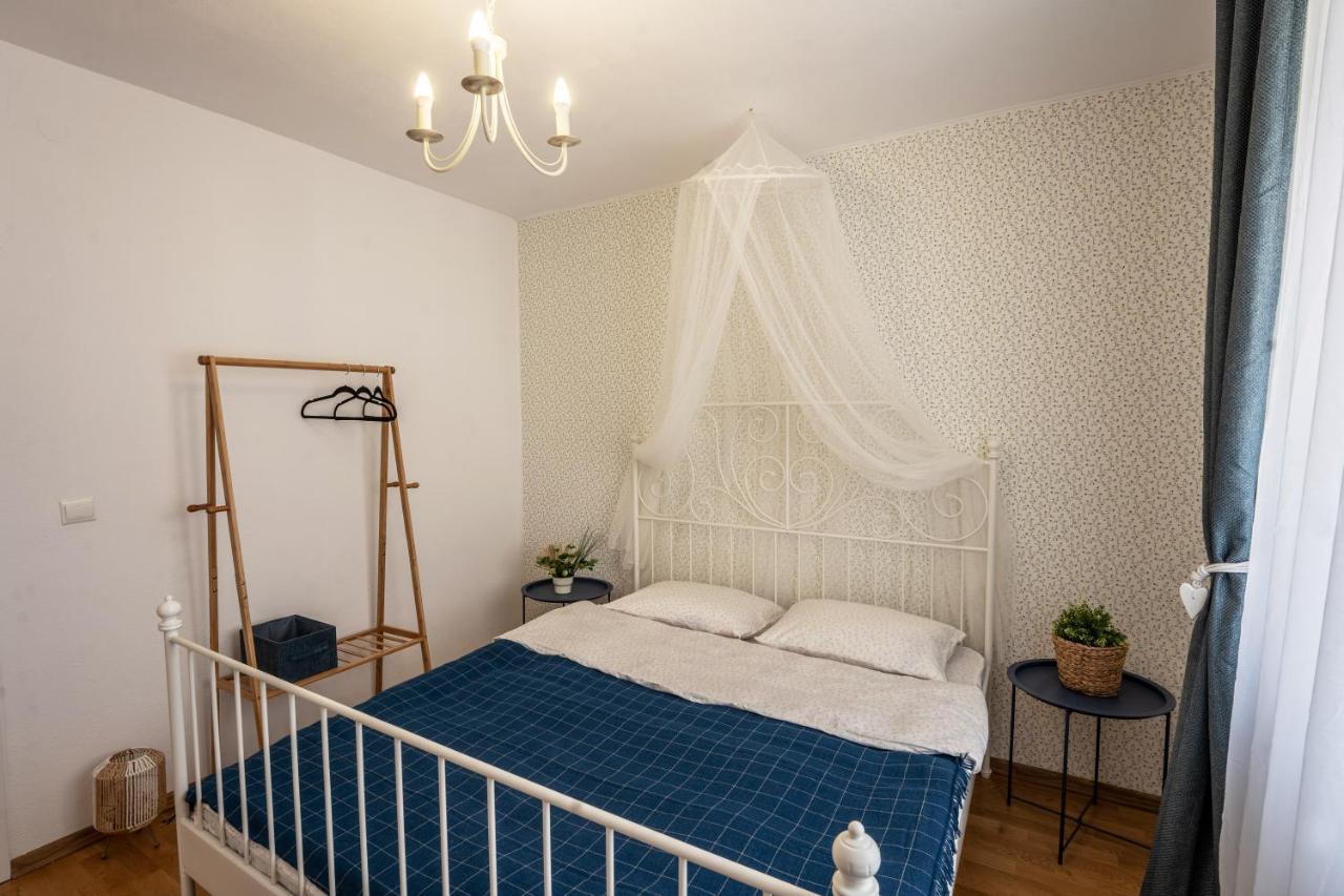 סיגישוארה Daisy Apartment 11 מראה חיצוני תמונה